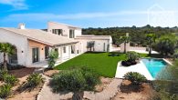 Exclusive natural stone finca, modern and high quality, 260 m² living space, underfloor heating, pool, outdoor kitchen - Blick auf die Finca