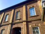 Modernes "Loft-Gutshaus" in saniertem Vierkanthof, 4 Zi., 2 SZ, 140 qm, hoher Steuervorteil, Ende 24 - Seitenansicht vor Umbau