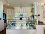 Top location 1st sea line: Highly frequented ice cream parlor, 40 sunny seats, for sale to new tenant - Innenansicht