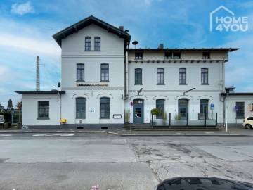 Inversión estrella: Edificio reformado de una estación de ferrocarril con alto rendimiento, cervecería, quiosco y 4 pisos independientes., 42799 Leichlingen, Casa Se vende