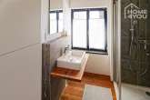LOFT im luxuriös sanierten Gutshof, 142 qm, 2 SZ, 2 Bäder, WC, EBK, Garten&Terrassen, 2 TG-Plätze - Bad 1