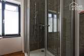 LOFT im luxuriös sanierten Gutshof, 142 qm, 2 SZ, 2 Bäder, WC, EBK, Garten&Terrassen, 2 TG-Plätze - Bad 1