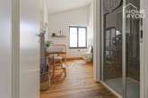 LOFT im luxuriös sanierten Gutshof, 142 qm, 2 SZ, 2 Bäder, WC, EBK, Garten&Terrassen, 2 TG-Plätze - Bad 2