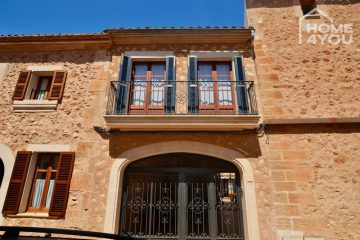 Top renovated townhouse, 450 sqm, terraces, garden, courtyard, heating, air conditioning, guest apartment, 07630 Campos (Spain), Townhouse