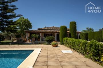 Mediterranean finca with pool & panoramic views in Lloseta, 223m², 3 bedrooms, 3 bathrooms, air conditioning, roof terrace, garage, 07360 Lloseta (Spain), Country house