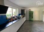 Luxuriöse Stadtvilla in Köln-Junkersdorf, 286 qm, 7 Zi., 941 qm Grund, Wintergarten, Kamin, Garten - Küche
