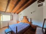 Mallorcan townhouse in Petra, 107m², 3 bedrooms, 2 bathrooms, patio, roof terrace, fireplace, investment - Schlafzimmer