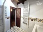 Mallorcan townhouse in Petra, 107m², 3 bedrooms, 2 bathrooms, patio, roof terrace, fireplace, investment - Bad