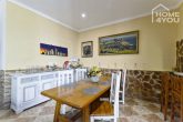 Attractive first floor apartment in the center of Campos, 177m², 3 bedrooms, 1 bathroom, terrace, air conditioning, natural stone - Essbereich
