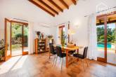 Finca mediterránea con licencia ETV para 4 personas, piscina, parcela de 15.384 m² en zona natural tranquila, clima - Wohnbereich