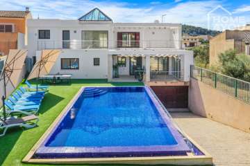 Modernes Stadthaus mit ETV-Lizenz für 8 Pers., 580m², 4 SZ, 4 Bäder, Pool, Garten & XL-Garage, Klima, 07200 Felanitx (Spanien), Stadthaus