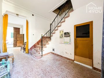 Historic townhouse & Mediterranean charm, 182 sqm, 8 rooms, 3 bedrooms, garage, garden, cistern, fireplace, 07450 Santa Margalida (Spain), Townhouse