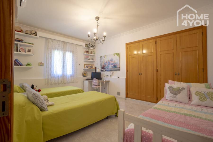 Schlafzimmer 2