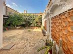 Impressive townhouse, central location 290sqm, courtyard, garage, 11 rooms with plenty of space for your ideas - Garten