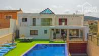 Moderno adosado con licencia ETV para 8 personas, 580m², 4 dormitorios, 4 baños, piscina, jardín y garaje XL, aire acondicionado - Pool Terasse