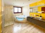 Moderno adosado con licencia ETV para 8 personas, 580m², 4 dormitorios, 4 baños, piscina, jardín y garaje XL, aire acondicionado - Badezimmer 1