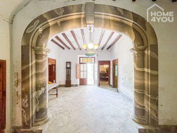 Historisches Stadthaus zur Renovierung, 505qm, 12 Zimmer, Brunnen, 3 Etagen, Garage, Innenhof, 07450 santa margalida (Spanien), Chalet