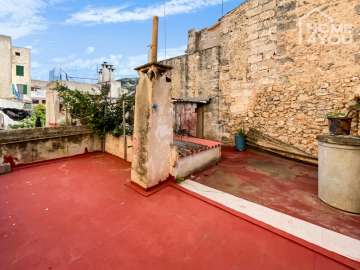 Bezugsfertiges Stadthaus mit Gewerbeeinheit in Felanitx, 191 m², 4 SZ, 1 Bad, Patio, Dachterrasse, 07200 Felanitx (Spanien), Stadthaus