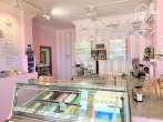 Top location 1st sea line: Highly frequented ice cream parlor, 40 sunny seats, for sale to new tenant - Eisdiele