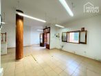 Imposing townhouse for commercial and private use, 352sqm, 3 floors, patio, 2 roof terraces. - Eingangshalle