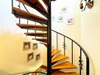 Historic stone house, 125m², 3 bedrooms, 2 bathrooms, guest suite, garden, central heating, double glazing, fireplace - Wendeltreppe
