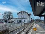 Inversión estrella: Edificio reformado de una estación de ferrocarril con alto rendimiento, cervecería, quiosco y 4 pisos independientes. - Rückseite Seite