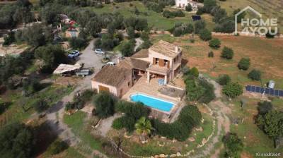 Preissensation: Finca in Ortsnähe, 327 m², 2 SZ, 2 Bäder, Pool, Terrassen, Außenküche, Garage, Solar, 07640 Salines (Ses) (Spanien), Villa