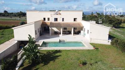 Moderne Finca mit 16.600m² Grundstück, 382m², 7 SZ, 4 Bäder, Pool, Garage, Klima, Fußbodenheizung, 07450 Santa Margalida (Spanien), Villa