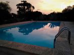 Einzigartige Kunst-Finca im Ibiza-Style, 320 qm, 4 SZ, Pool, Kamin, absolute Ruhe, unweit vom Strand - Sonnenuntergang am Pool