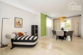 Moderno adosado en Santa Ponsa, 198m², 3 dormitorios, 3 baños, piscina, terrazas, jardín, parking, aire acondicionado - Wohnbereich