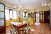 Mallorcan villa with saltwater pool & views of the Tramuntana, 4 bedrooms, 3 bathrooms, solar, heating - Küche