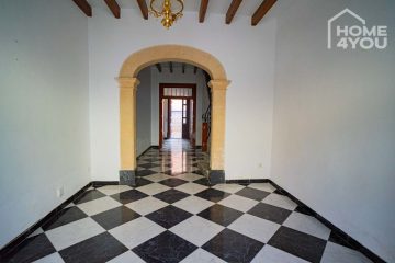 Casa adosada muy bien cuidada en Llucmajor, 173m2 habitables, 4 dormitorios, garaje, patio, azotea, 07620 Llucmajor (España), Casa adosada