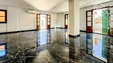 Luxurious apartment with terrace directly at the town hall in Felanitx, 135m², 2 bedrooms, 2 bathrooms, air conditioning, fireplace, 07200 Felanitx (Spain), Apartment