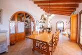 176 m² finca with vacation license, sea views, pool & Mediterranean flair - quiet location near Cala Murada - Tradizionelle Luxusimmobilien Felanitx mit Holzbalken