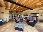 Finca idílica en Ses Salines: 327 m², 2 dormitorios, 2 baños, piscina, terrazas, cocina exterior, garaje, placas solares - Wohnbereich