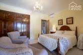 Finca mediterránea con piscina y vistas panorámicas en Lloseta, 223m², 3 dormitorios, 3 baños, aire acondicionado, azotea, garaje - Schlafzimmer