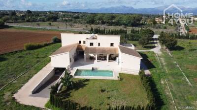 Modern finca with 16.600m² plot, 382m², 7 bedrooms, 4 bathrooms, pool, garage, air conditioning, underfloor heating, 07450 Santa Margalida (Spain), Villa