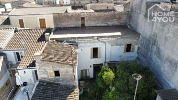 Imposantes Stadthaus zur freien Gestaltung, 544m², 3 Etagen, 13 Zimmer, Garten Terrassen, Zisterne, 07450 Santa Margalida (Spanien), Stadthaus