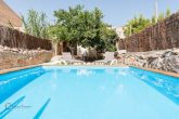 Adosado reformado con piscina y licencia de vacaciones en Felanitx, barbacoa, jacuzzi, jardín, en el centro - Pool im Garten