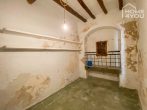 A traditional townhouse with a 356 square meter garden, garage, natural stone - Küche