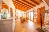 Finca de 176 m² con licencia de vacaciones, vistas al mar, piscina y estilo mediterráneo - zona tranquila cerca de Cala Murada - Esszimmer in Luxusimmobilie Mallorca