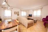 Finca de 176 m² con licencia de vacaciones, vistas al mar, piscina y estilo mediterráneo - zona tranquila cerca de Cala Murada - Wohn und Esszimmer in Luxushaus in Felanitx