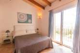 Finca de 176 m² con licencia de vacaciones, vistas al mar, piscina y estilo mediterráneo - zona tranquila cerca de Cala Murada - Große Schlafzimmer mit Balkon Luxusimmobilie Portocolom