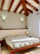 Unique dream home: imposing finca, 250 sqm, 15.000 acre, 4 bedrooms, central heating, close to the beach - Schlafzimmer 1