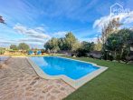Unique dream home: imposing finca, 250 sqm, 15.000 acre, 4 bedrooms, central heating, close to the beach - Pool