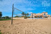 Exclusive finca de rêve avec vue sur mer, licence de location, maison d'amis, piscine, chauffage au sol, cuisine extérieure - Volleyballfeld
