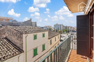 Spacious apartment in central location. 4-room, balcony, roof terrace, air conditioning, fireplace, 171sqm, 07200 Felanitx (Spain), Apartment