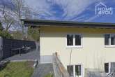 Modern detached house with separate apartment, built 2007, 215 sqm, 7 rooms, garden & terraces - Seitenansicht