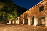 LOFT im luxuriös sanierten Gutshof, 165 qm, 4 SZ, Bad, WC, Einbauküche, Garten&Terrassen, Tiefgarage - Innenhof