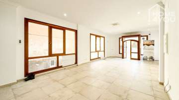 La mejor ubicación para su negocio: local con aire acondicionado, WC y potencial de inversión justo al lado del ayuntamiento de Felanitx., 07200 Felanitx (España), Espacio de oficina